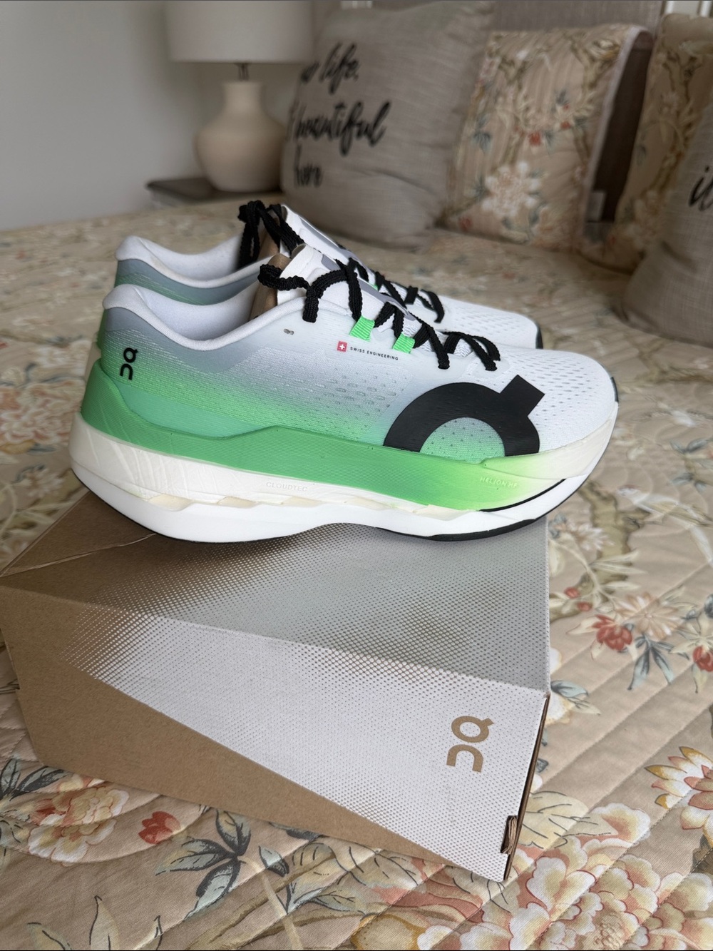 On Running Cloudboom Max Sneaker